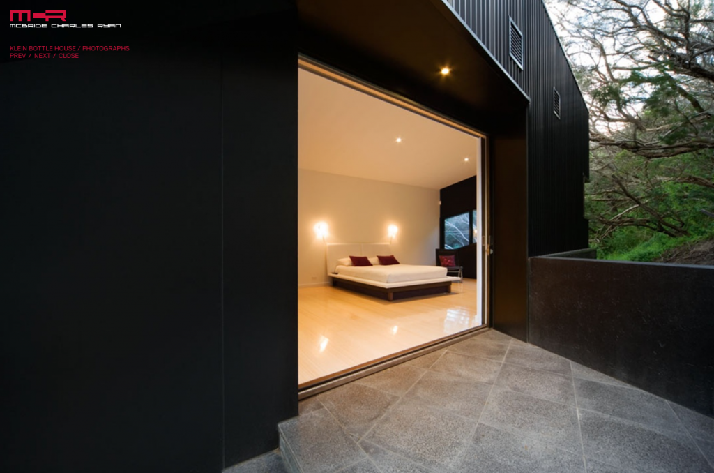 bottle house feeldesain10 Klein Bottle House, image 9