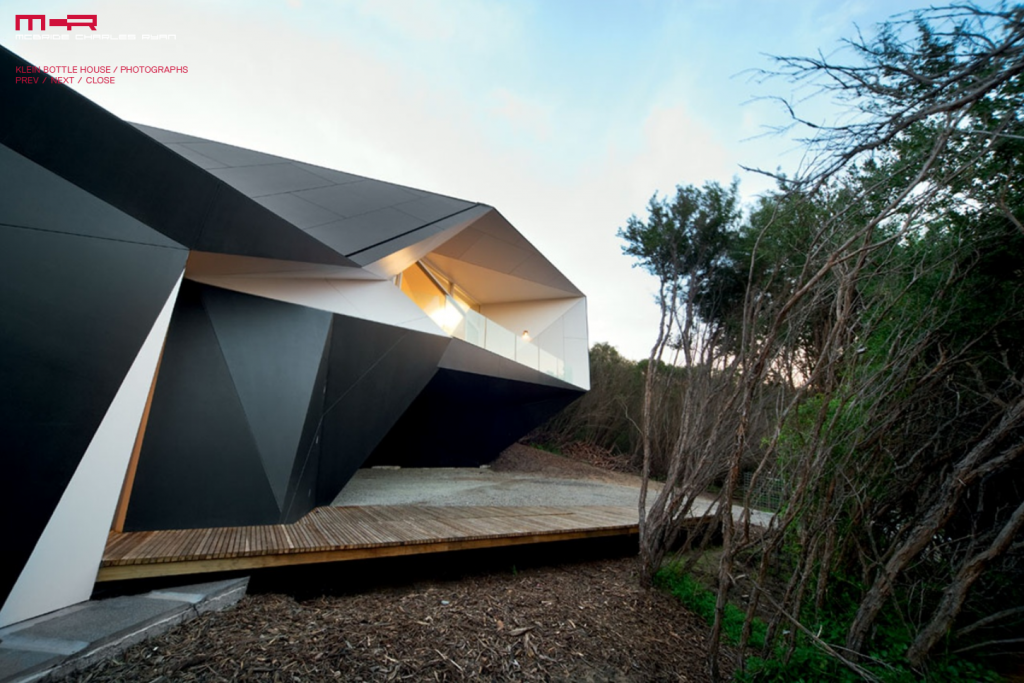 bottle house feeldesain2 Klein Bottle House