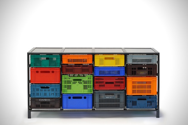 Recylced-Plastic-Crates-Turned-Home-Storage-Solution-feeldesain1