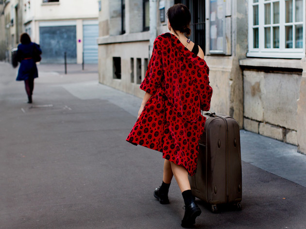 woman on street around the world feeldesain 018