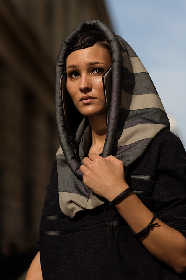 woman on street around the world feeldesain 025