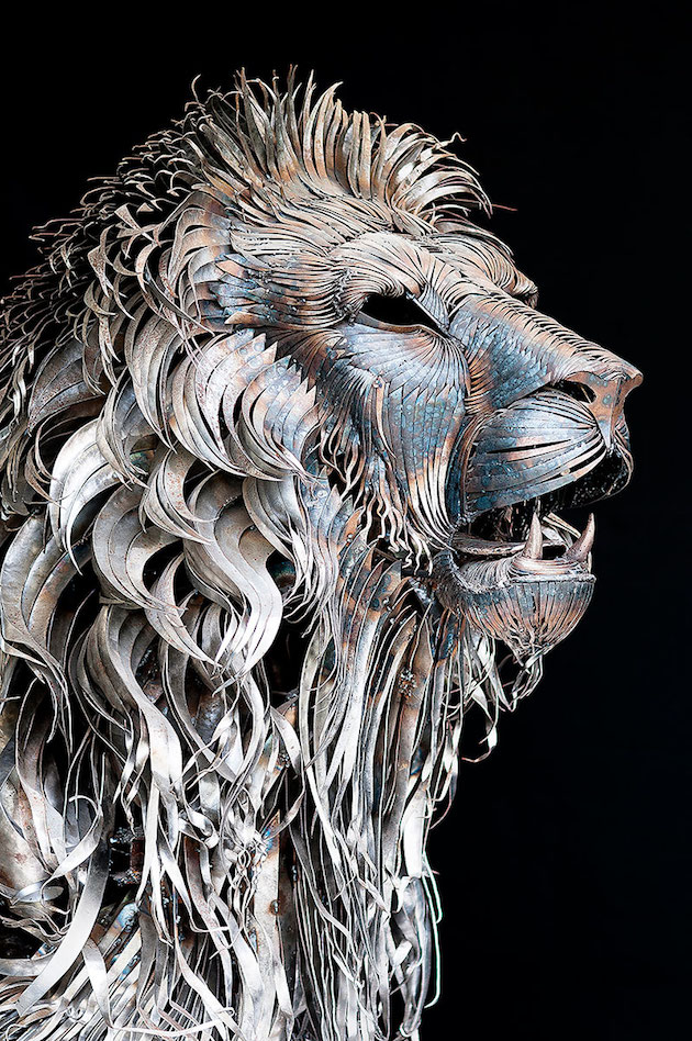 made with 4000 Pieces of Metal feeldesain 01