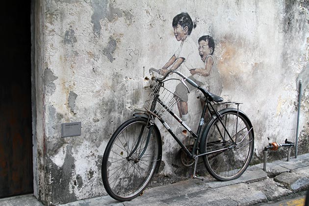 Mirrors-Street-art-in-George-Town-feeldesain-6