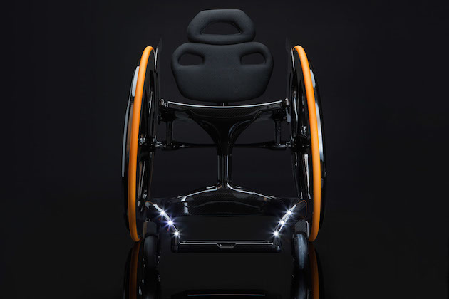 CarbonBlackWheelchair_feeldesain_03