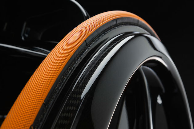CarbonBlackWheelchair_feeldesain_04