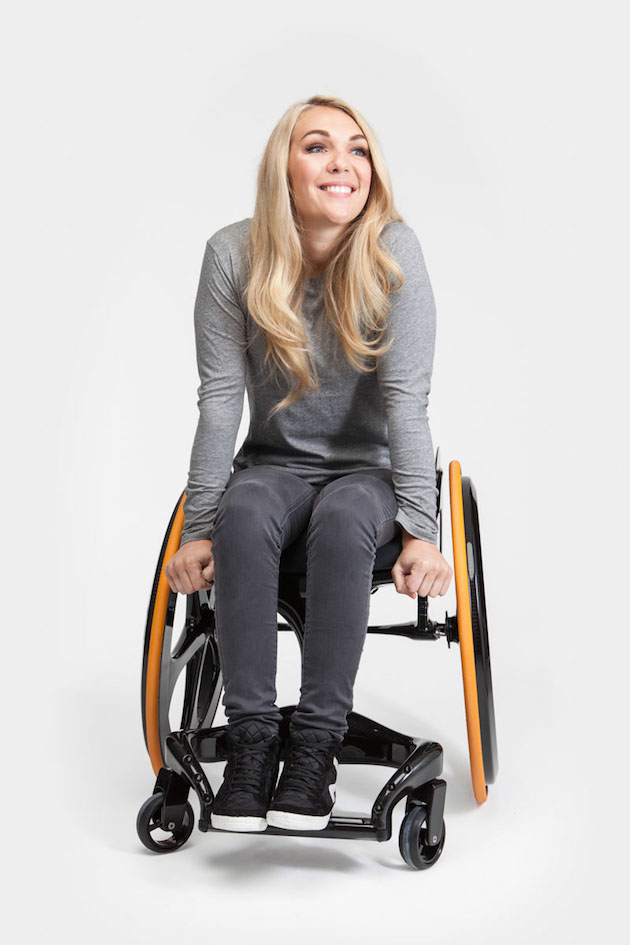 CarbonBlackWheelchair_feeldesain_07