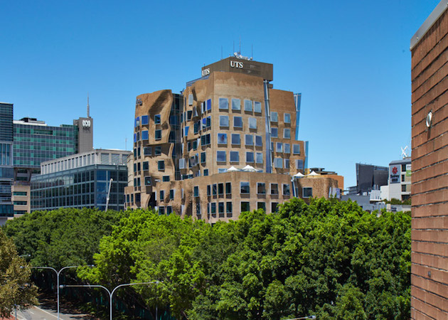 Paper Bag Business School feel desain Frank Gehry09