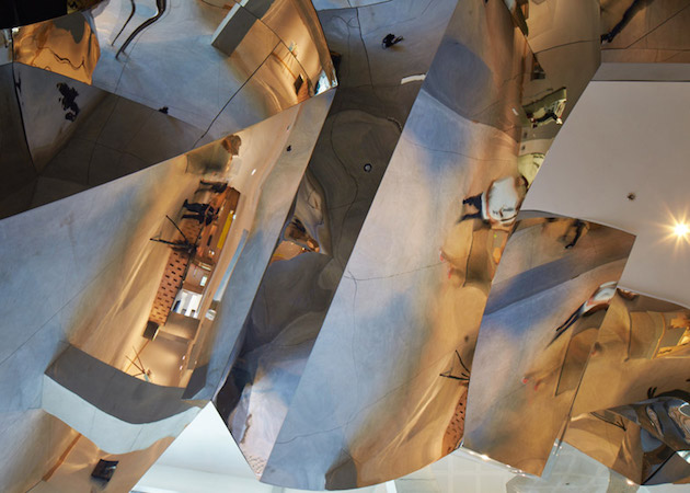 Paper Bag Business School feel desain Frank Gehry10