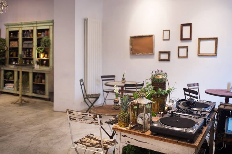 Santi Drogheria feel desain La Centrale Interior Design 06
