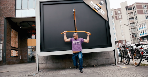 Workout billboards feel desain Ogilvy  Mather Berlin 04