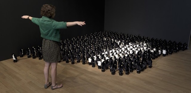 The Penguins Mirror feel desain Daniel Rozin 3
