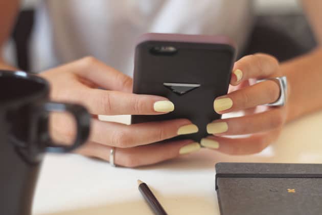 Product Review feel desain Bellroy Phone Case 07