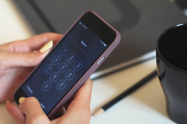 Product Review feel desain Bellroy Phone Case 08