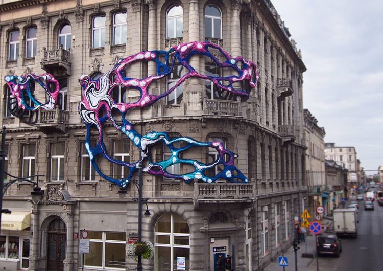 Hyperbolic Colorful Organic Blob