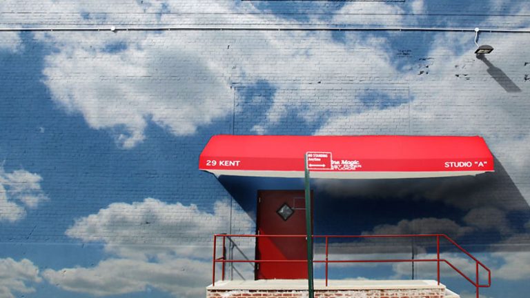 “The Clouds Project” brights up the street of Brooklyn