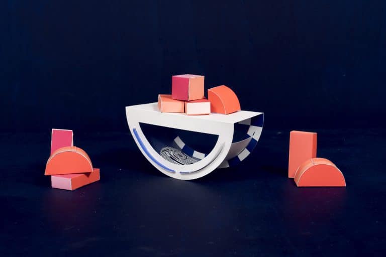 Papier Machine unveils the mysteries of electronic black boxes