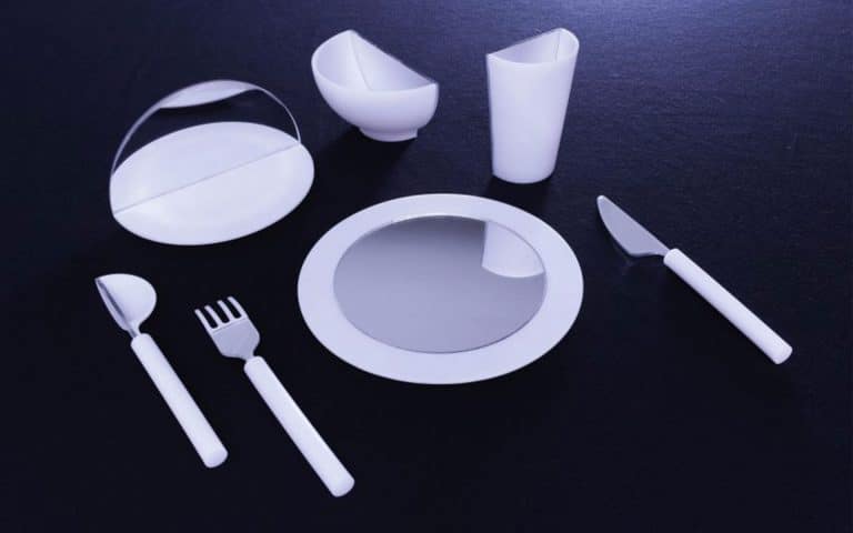 Mirrored tableware tricks brain to change eating habits