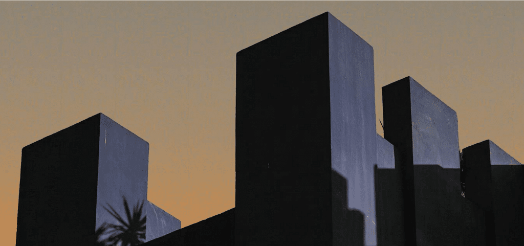 The Human-Alien Barrier: new sides of La Muralla Roja by Photographer Al Mefer