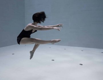 AMA, an ode performed underwater by Julie Gautier