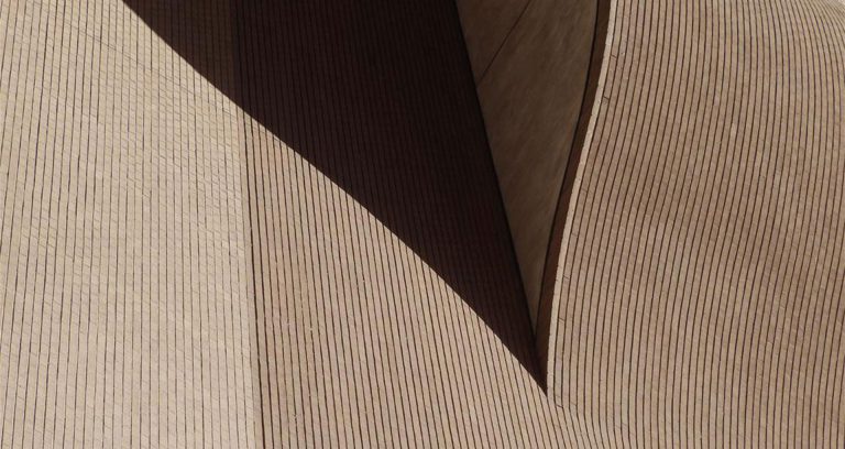 Nikola Olic paints with architecture and with photography