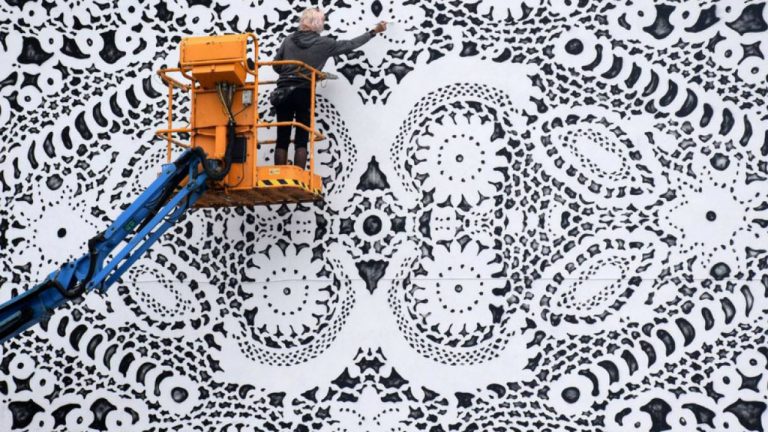 NeSpoon “crochet” street art