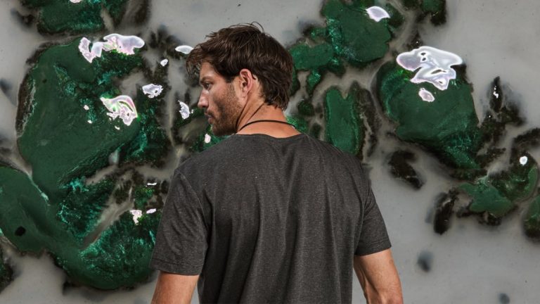 A $110 T-shirt that sucks carbon dioxide from the atmosphere