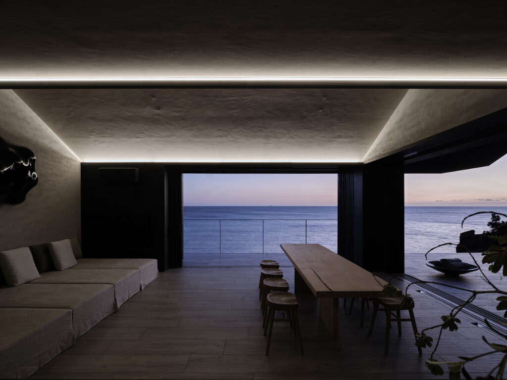 Wa House: harmony in contrast