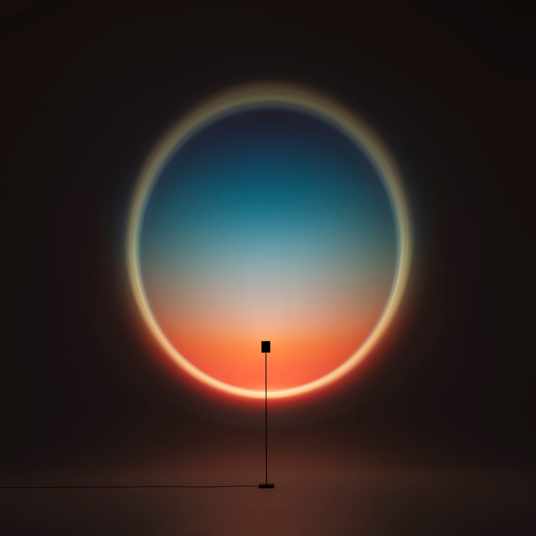 Halo Horizon is a lamp that is mostly a sunset