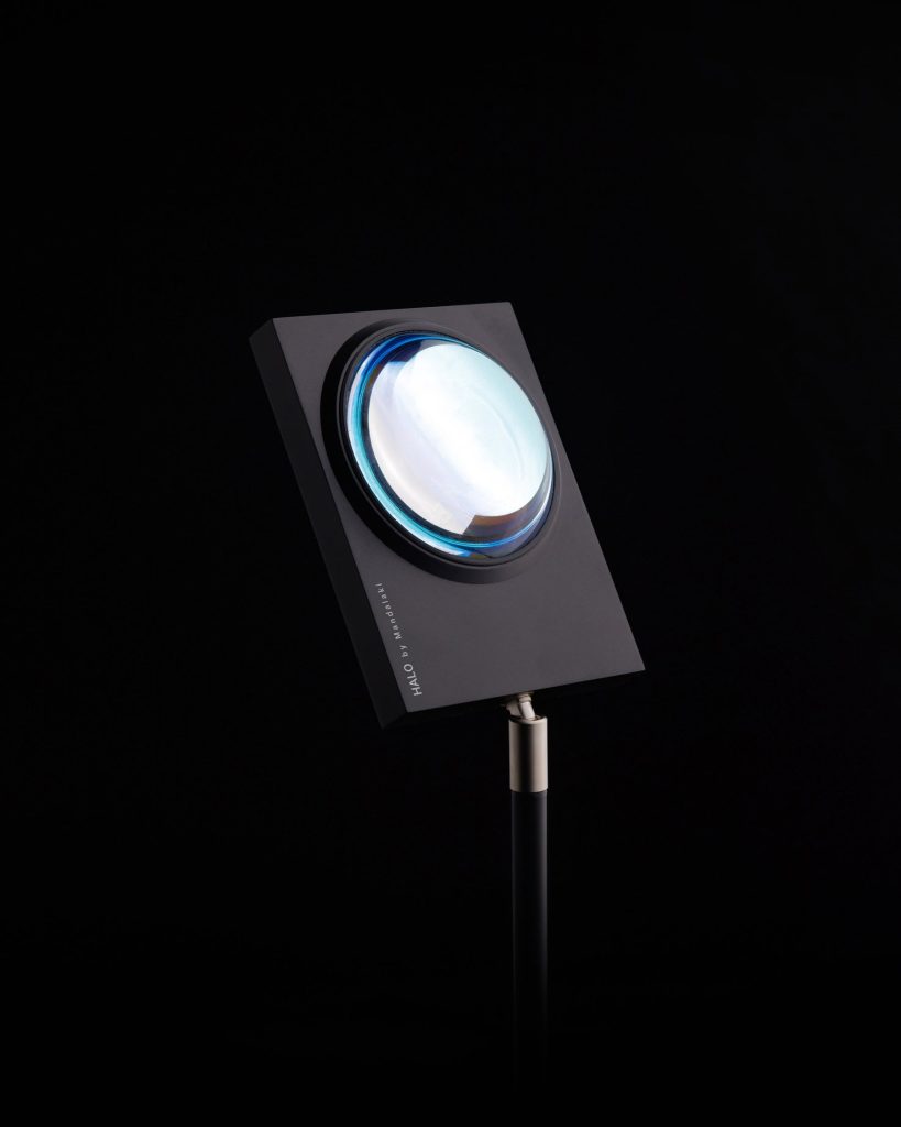 Close up of the Halo Horizon lamp head with mineral glass lens in black anodised aluminium
